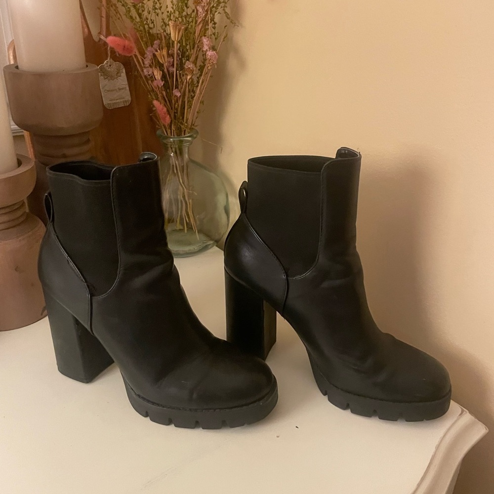 Platform lug heeled boots